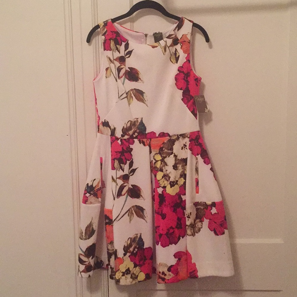 Taylor scuba fit and flare floral dress, size 6